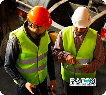 RAEOMINAM.COM RAEOMINAM RAEOM Registro Autoritativo de Empresas Operadoras MINAM, para transporte de Residuos Sólidos. Las EO-RS deben presentar el Informe de Operador sobre el manejo de residuos sólidos, con datos mensualizados, durante los quince (15) primeros días hábiles de cada inicio de trimestre; asimismo, de contar con infraestructuras de residuos sólidos, debe reportar la Declaración Anual sobre Minimización y Gestión de Residuos Sólidos no Municipales sobre el manejo de residuos sólidos correspondiente al año anterior y el Manifiesto de Residuos Sólidos Peligrosos, de acuerdo a lo indicado en el literal c) del presente numeral. El generador de residuos sólidos no municipales debe reportar la Declaración Anual sobre Minimización y Gestión de Residuos Sólidos no Municipales sobre el manejo de residuos sólidos, correspondiente al año anterior, durante los quince (15) primeros días hábiles del mes de abril de cada año; así como el Manifiesto de Residuos Sólidos Peligrosos durante los quince (15) primeros días hábiles de cada inicio de trimestre, en cumplimiento de las obligaciones establecidas en el numeral 48.2 del artículo 48 del presente Reglamento. Aquellos generadores de residuos sólidos no municipales que se encuentran obligados a contar con un IGA, adicionalmente deben presentar la Declaración Anual sobre Minimización y Gestión de Residuos Sólidos no Municipales -también denominada Declaración Anual de Manejo de Residuos Sólidos y los Manifiestos de Manejo de Residuos Peligrosos en formato digital, a través del SIGERSOL. La presentación de la Declaración Anual sobre Minimización y Gestión de Residuos Sólidos no Municipales -también denominada Declaración Anual de Manejo de Residuos Sólidos- y de los Manifiestos de Manejo de Residuos, es una obligación exclusiva del titular del proyecto o de actividades, y estos pueden ser elaborados con información generada por el propio titular de la actividad, así como por aquella brindada por sus proveedores de servicios, siendo en todos los casos, el generador no municipal el único responsable de su reporte. Toda importación, tránsito y exportación de residuos sólidos debe ser informada al MInAM dentro de los quince (15) días calendario siguientes a la fecha en la que se realice, adjuntando el respectivo documento emitido por la oficina de aduanas respectiva que acredita dicha operación. El MInAM incorpora dicha información a la plataforma del SIGERSOL, la cual debe ser complementada con la información reportada por las EORS y/o por los generadores no municipales, a través del Informe de Operador sobre el manejo de residuos sólidos o la Declaración Anual sobre Minimización y Gestión de Residuos Sólidos no Municipales, según corresponda. Con ello, se garantiza que los movimientos transfronterizos se desarrollen en cumplimiento de la normativa vigente.